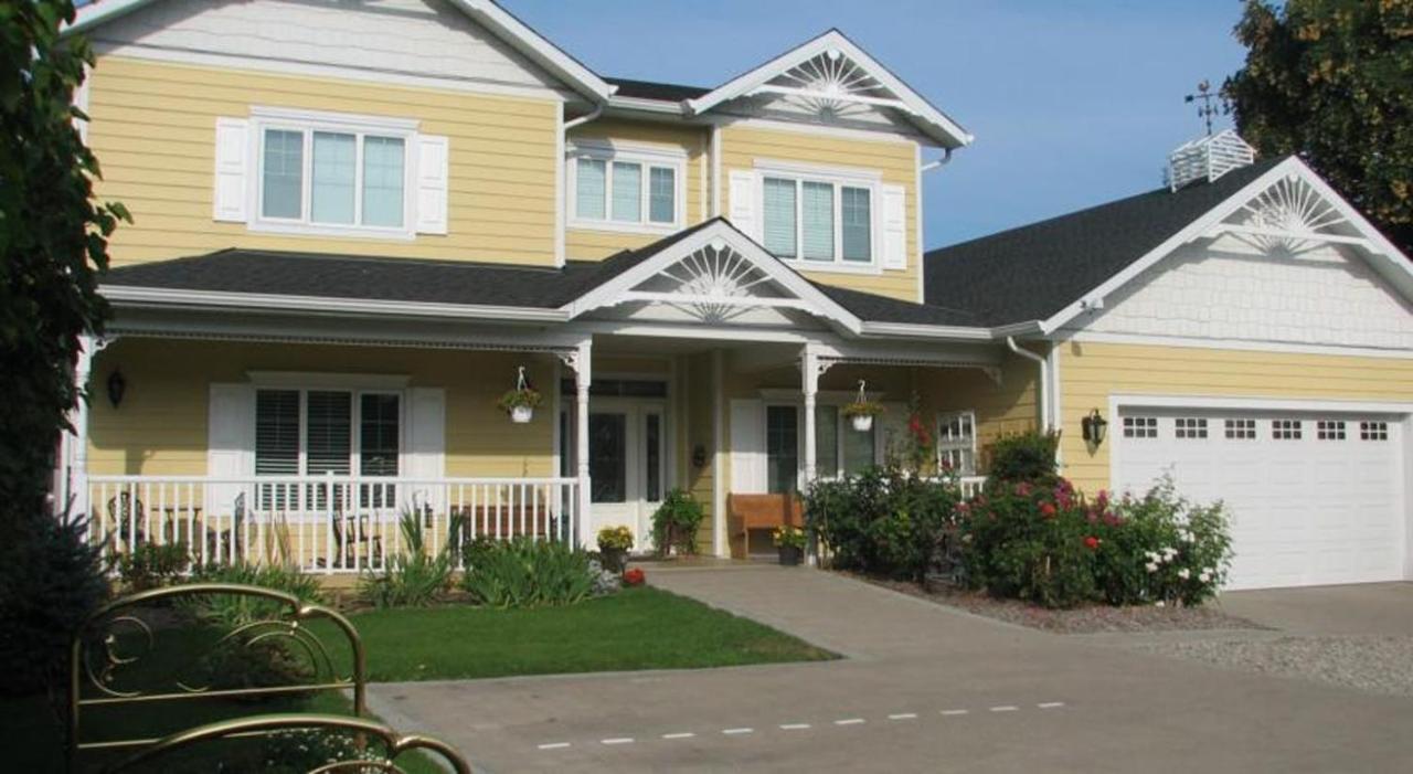 Chesterfield Inn Kelowna Bagian luar foto