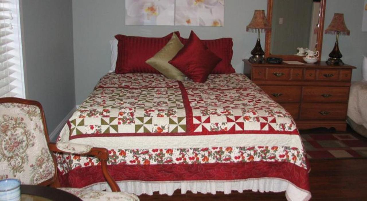 Chesterfield Inn Kelowna Ruang foto