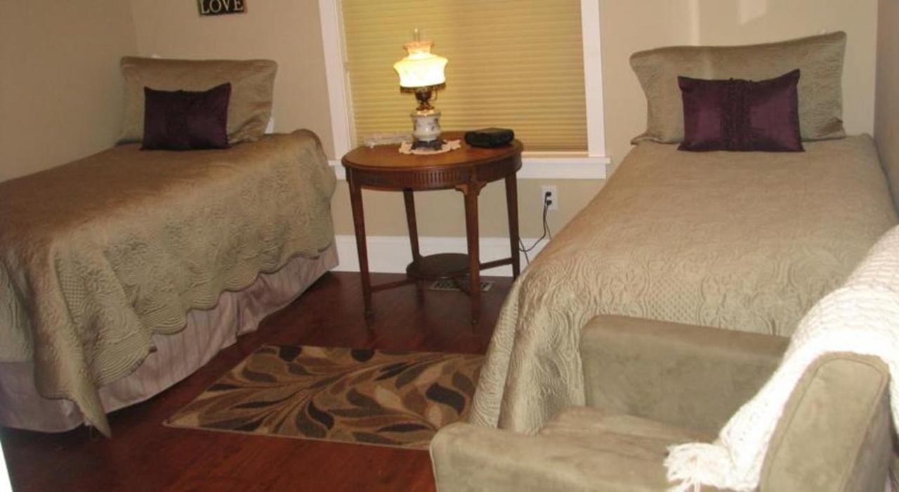 Chesterfield Inn Kelowna Ruang foto
