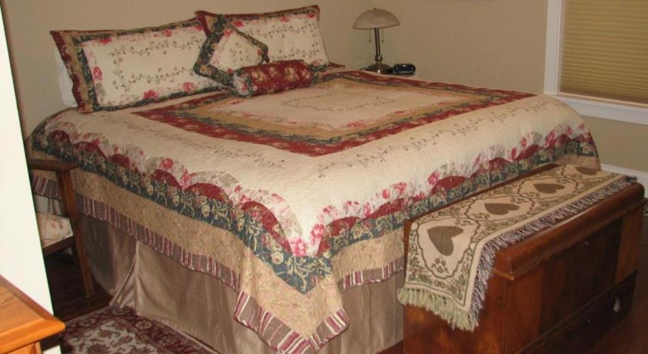 Chesterfield Inn Kelowna Ruang foto